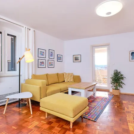 Apartment 3 Bedroom In