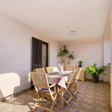 3 Bedroom In Apartment