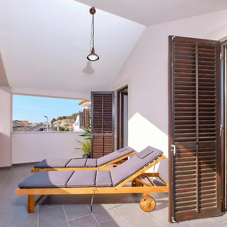 3 Bedroom In Apartment *
